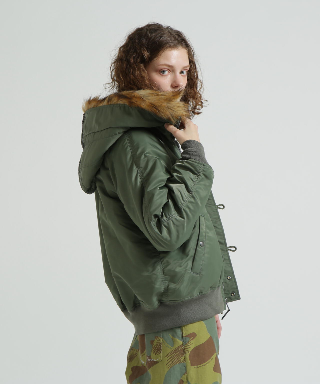 《WOMAN》N-2B COMMERCIAL