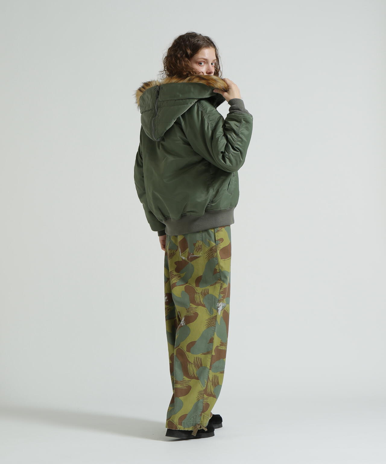 《WOMAN》N-2B COMMERCIAL