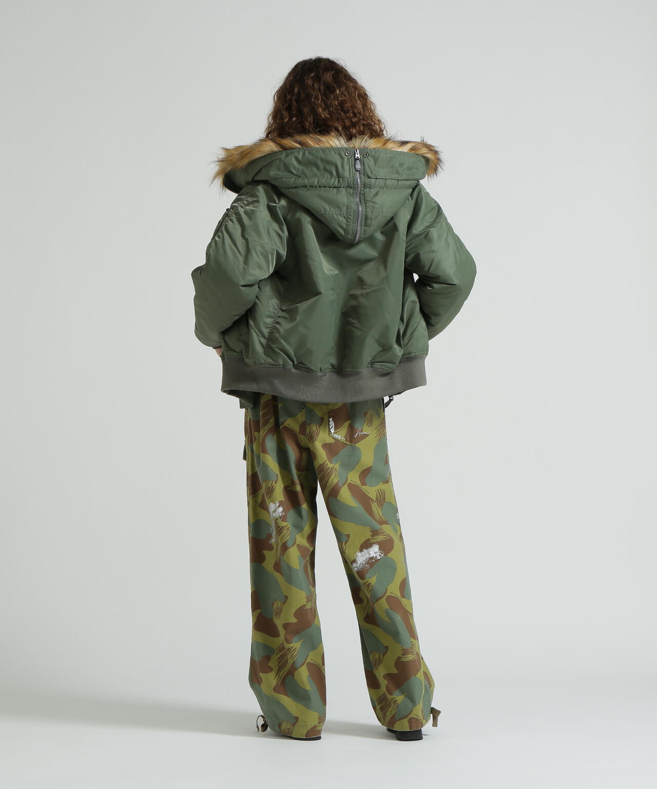 《WOMAN》N-2B COMMERCIAL