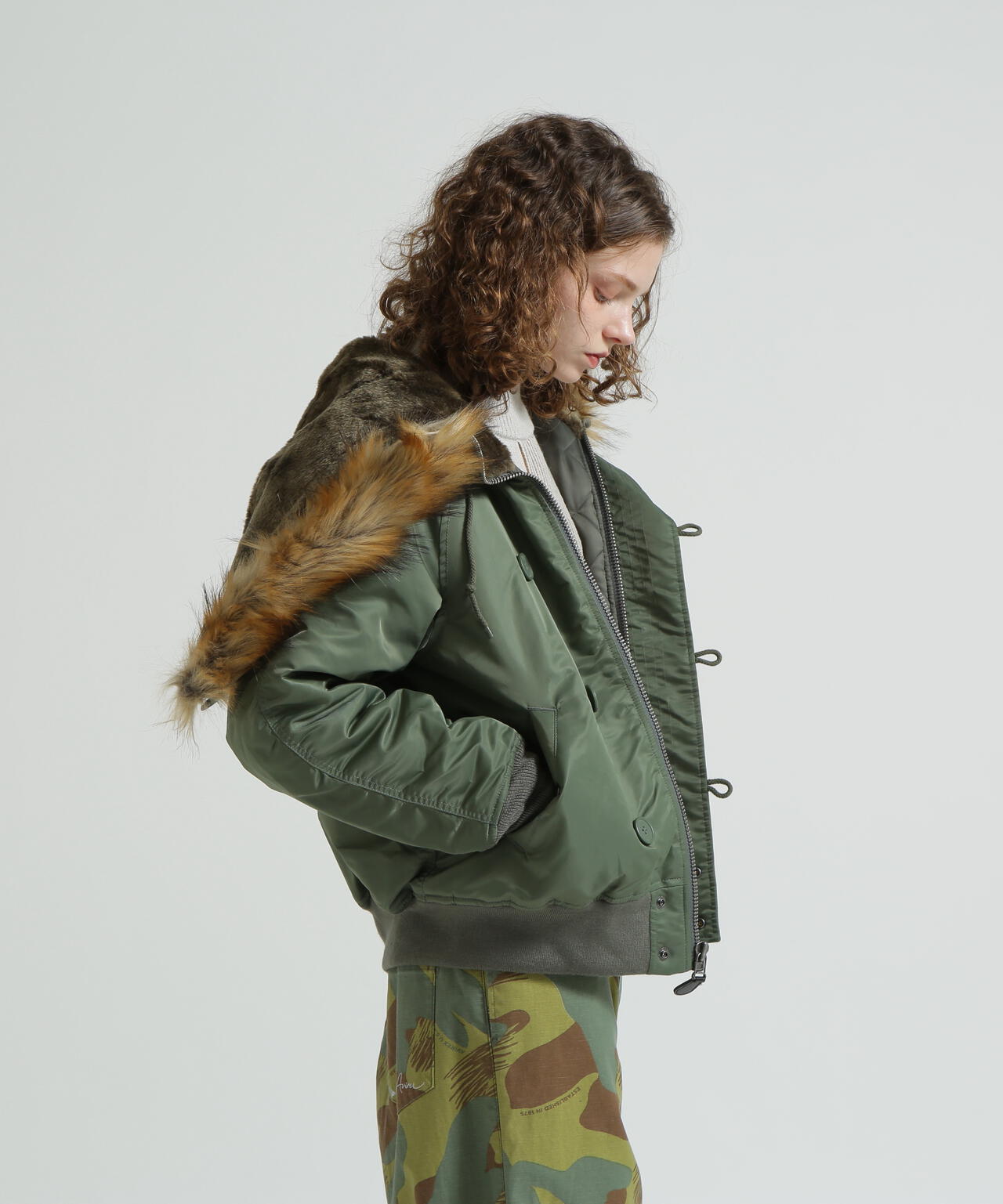 《WOMAN》N-2B COMMERCIAL