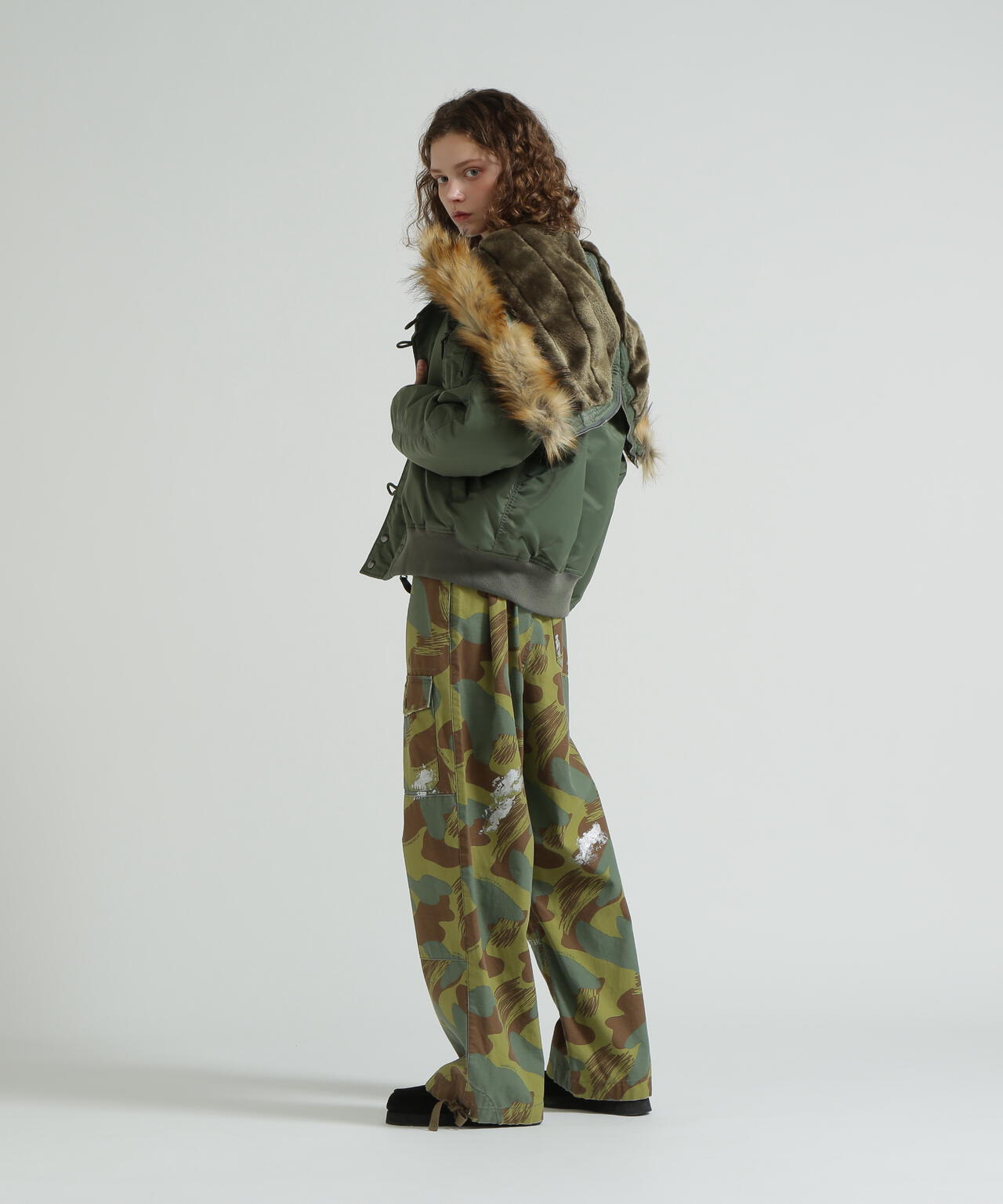 《WOMAN》N-2B COMMERCIAL