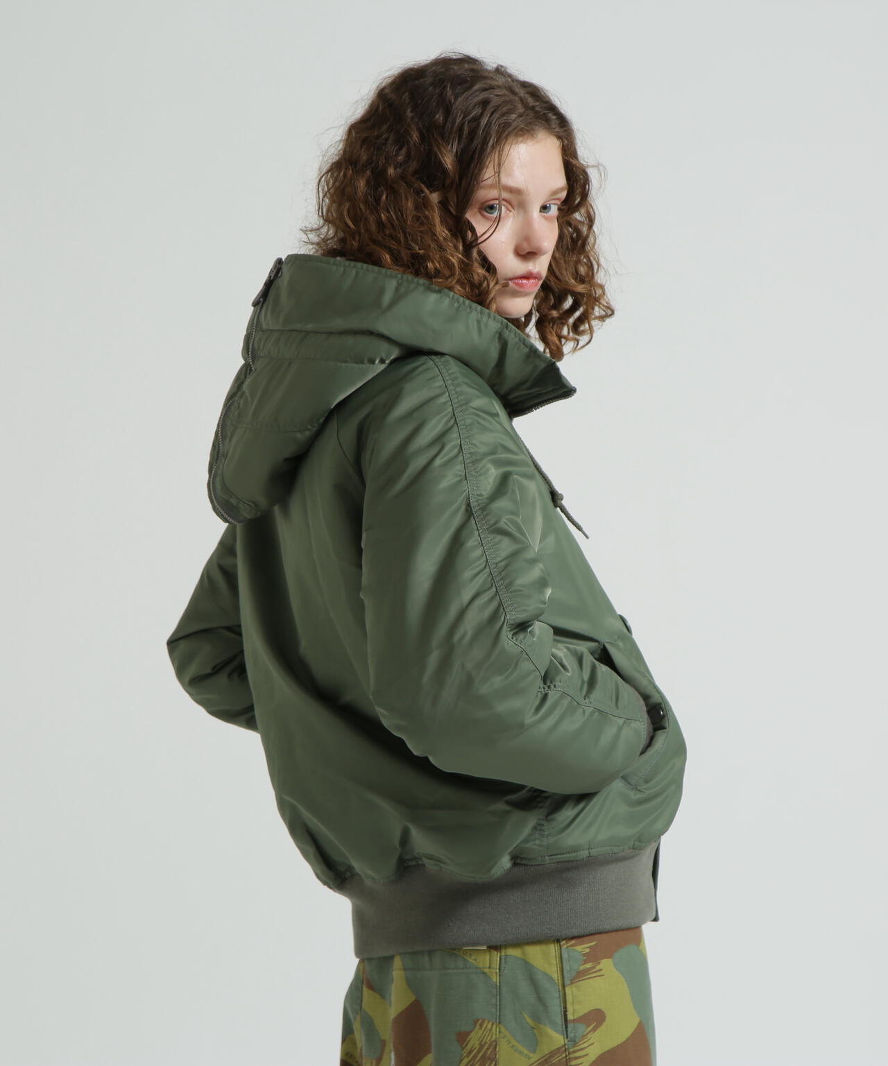 《WOMAN》N-2B COMMERCIAL