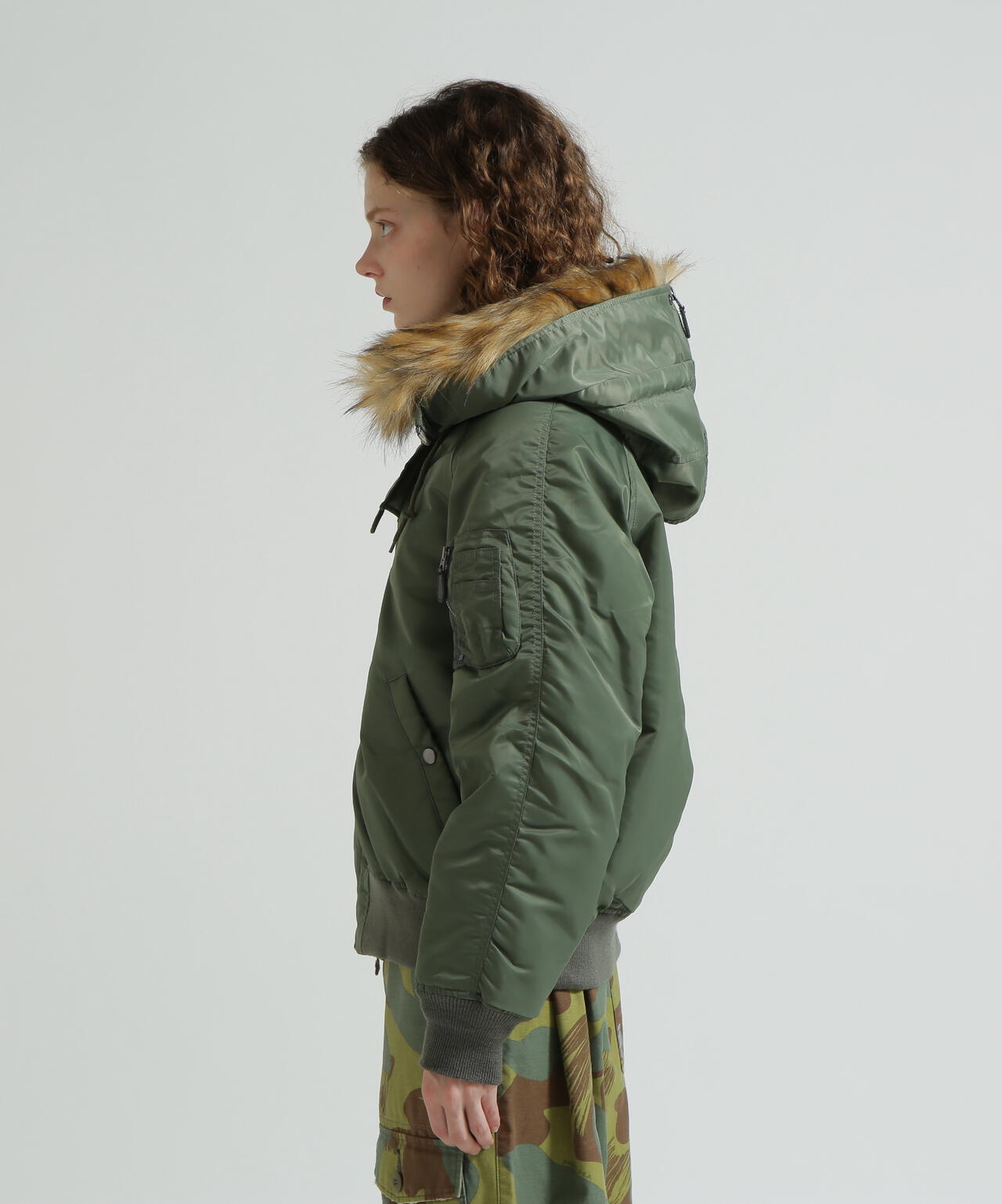 《WOMAN》N-2B COMMERCIAL