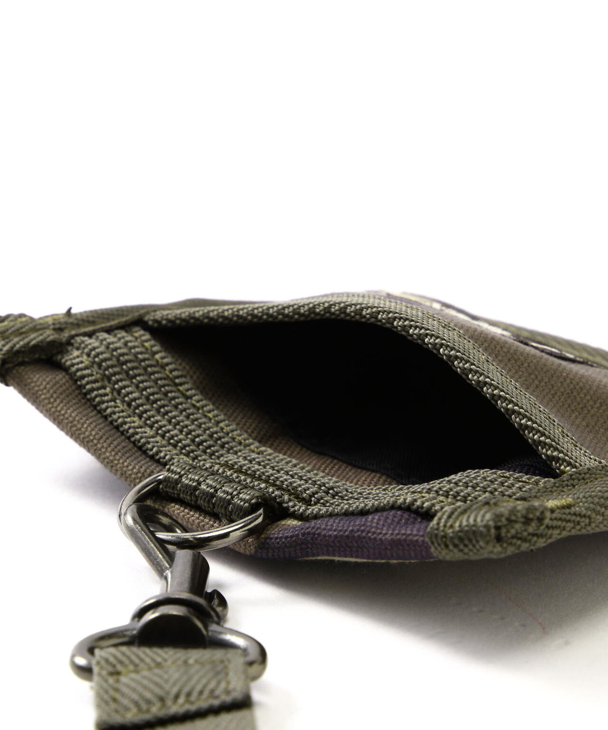 EAGLE ID CARD HOLDER / AVX3519