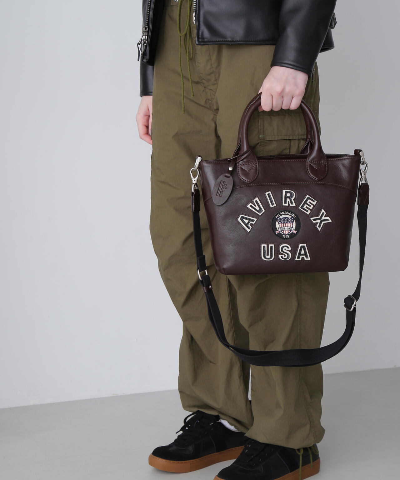 《直営店限定》VARSITY LEATHER MINI TOTE BAG / AVX5626