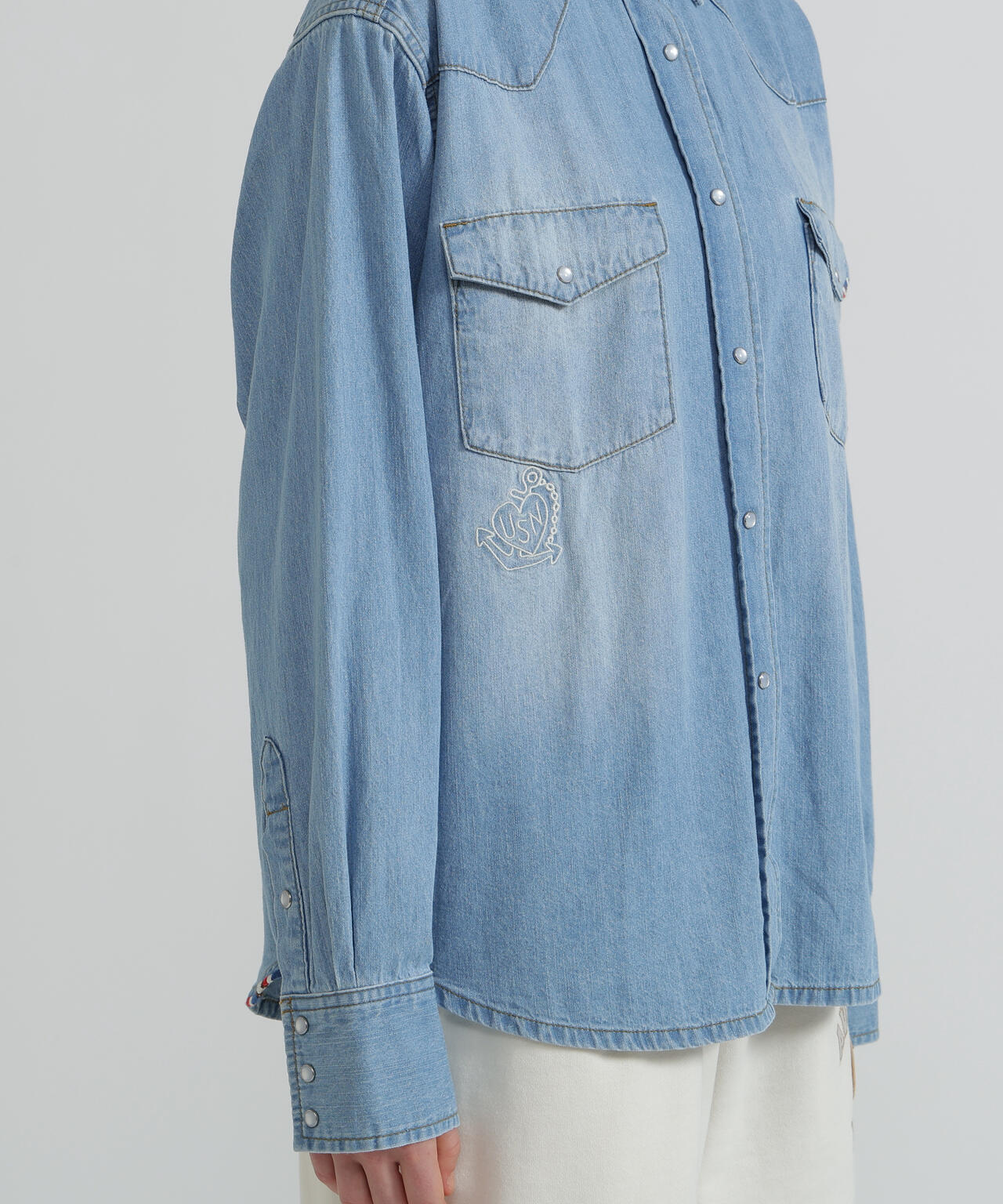 《WOMAN》DENIM SHIRT WITH GRAFFITI PRINT