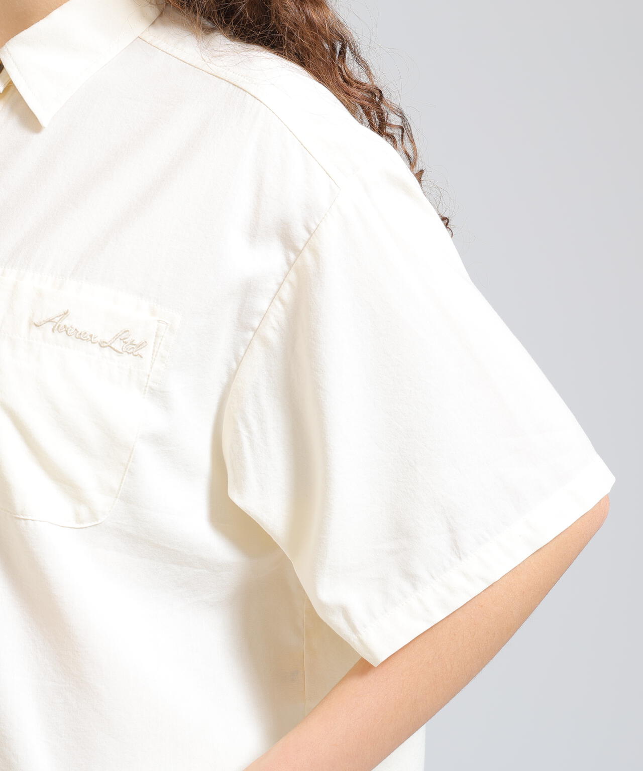 《WOMAN/直営店限定》H/S BACK GATHER DETAILS SHIRT