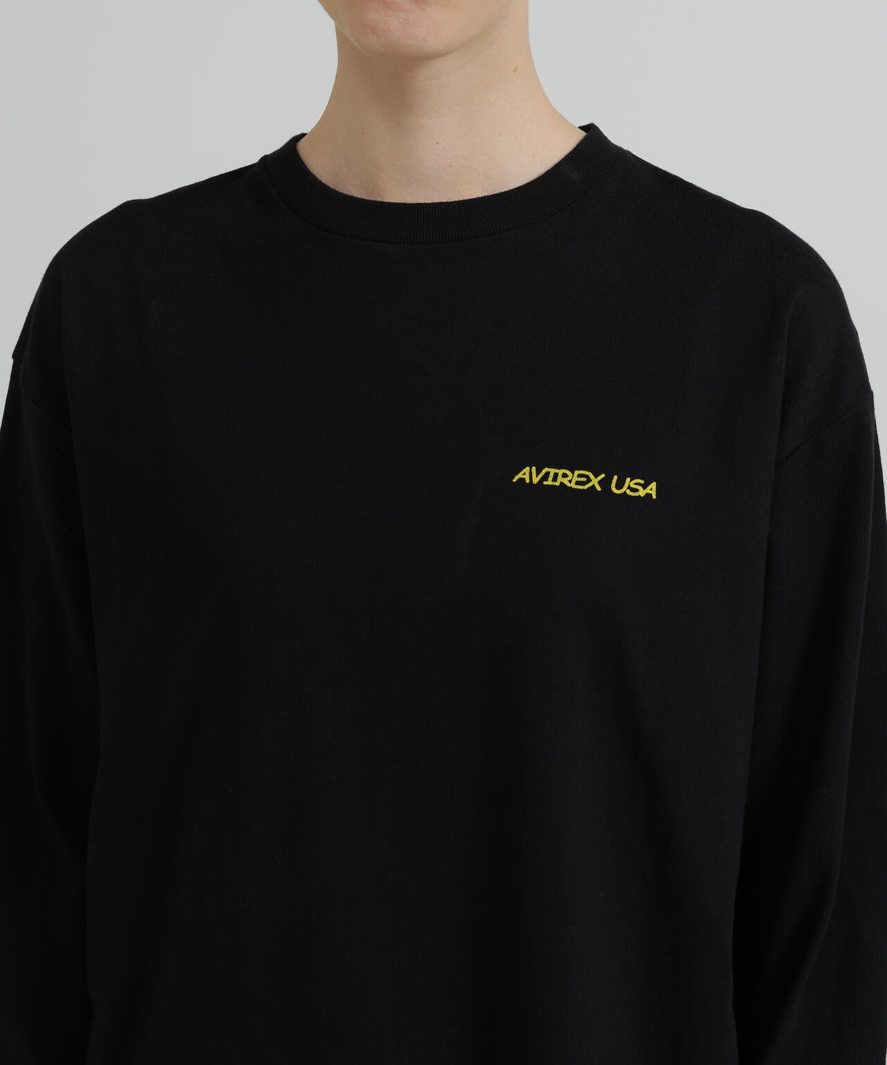 《WOMAN》RANDOM LOGO TOMCAT T-SHIRT