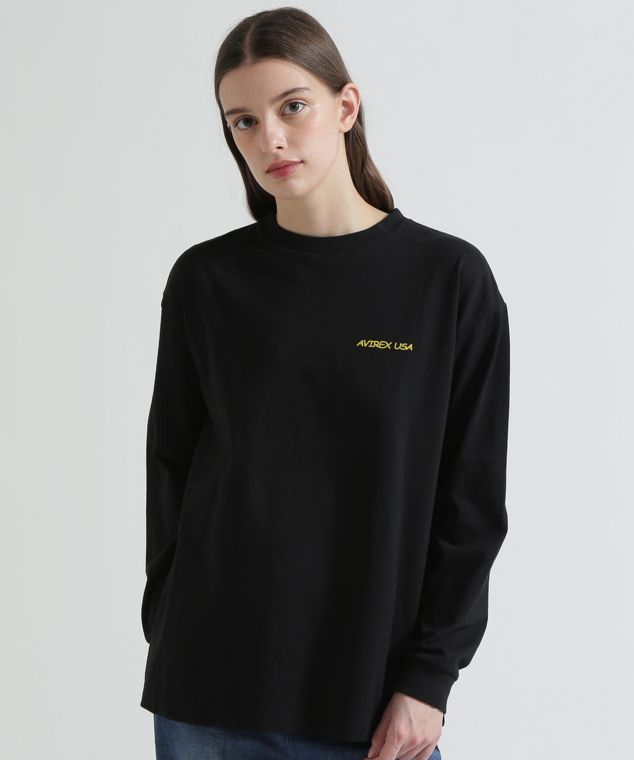 《WOMAN》RANDOM LOGO TOMCAT T-SHIRT
