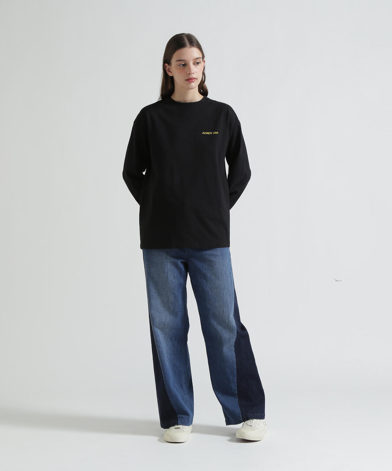 《WOMAN》RANDOM LOGO TOMCAT T-SHIRT