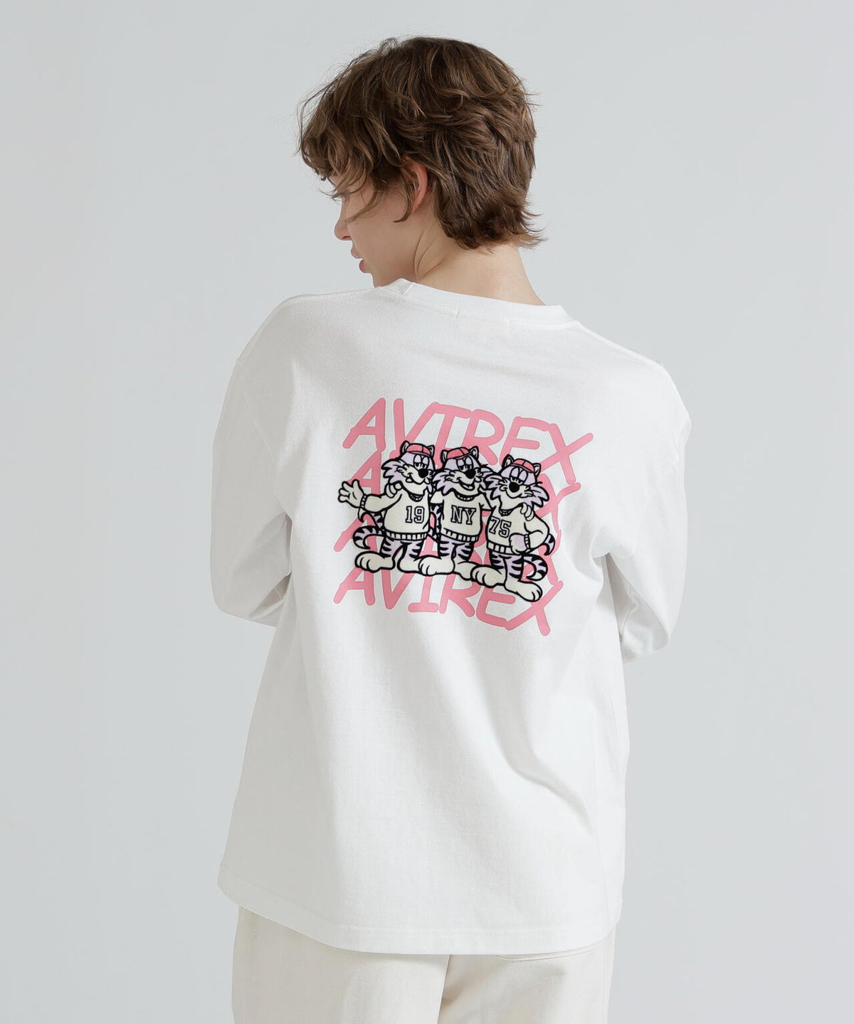 《WOMAN》RANDOM LOGO TOMCAT T-SHIRT