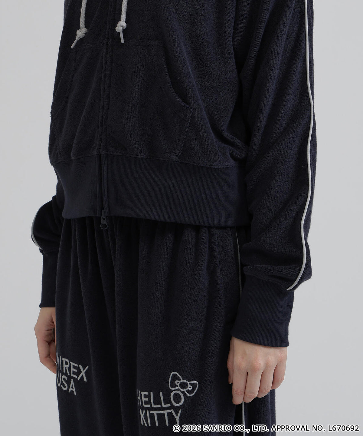 《AVIREX×HELLO KITTY》PILE PARKA