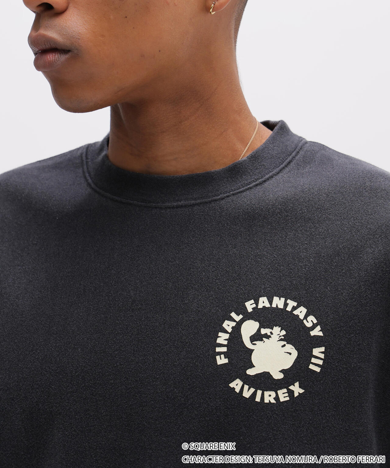 《AVIREX × FINAL FANTASY VII REMAKE》CREW NECK SWEAT ”CaitSith & MOOGLE”