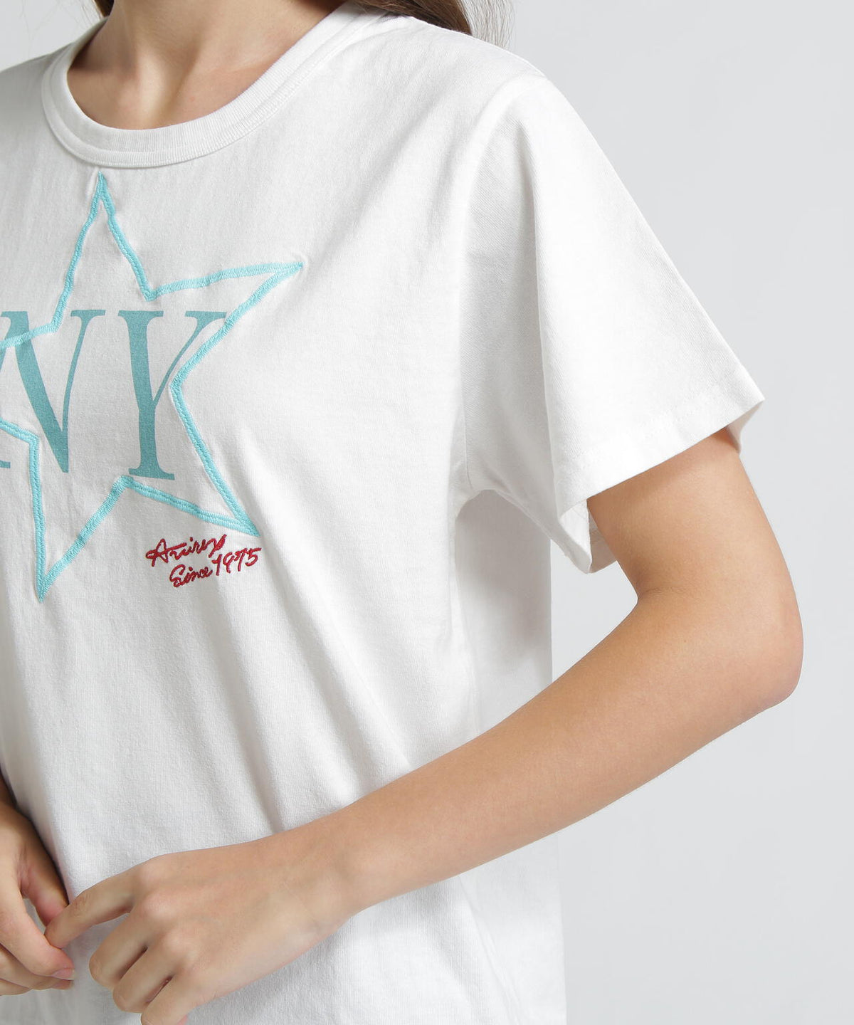 《WOMAN/直営店限定》FADE WASH T‐SHIRT WITH STAR EMBROIDERY