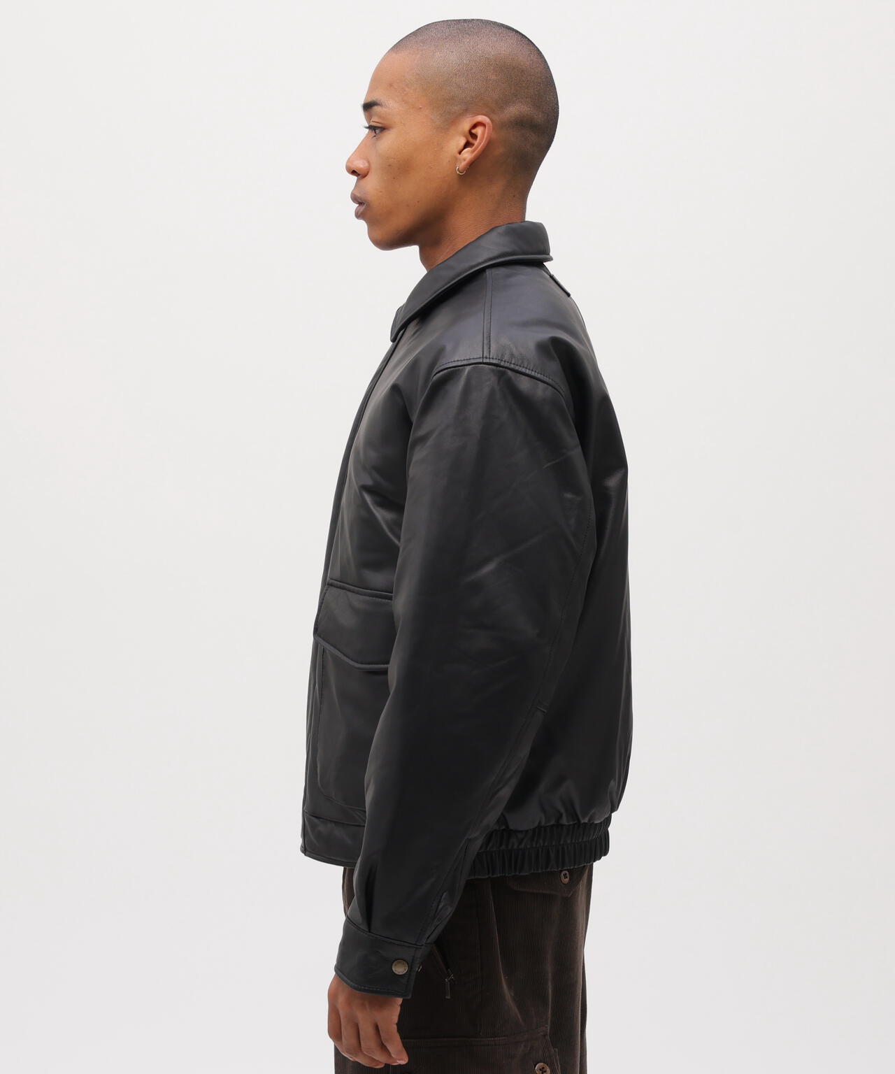 《AVIREX × Eddie Bauer》LIGHT LEATHER BOMBER JACKET