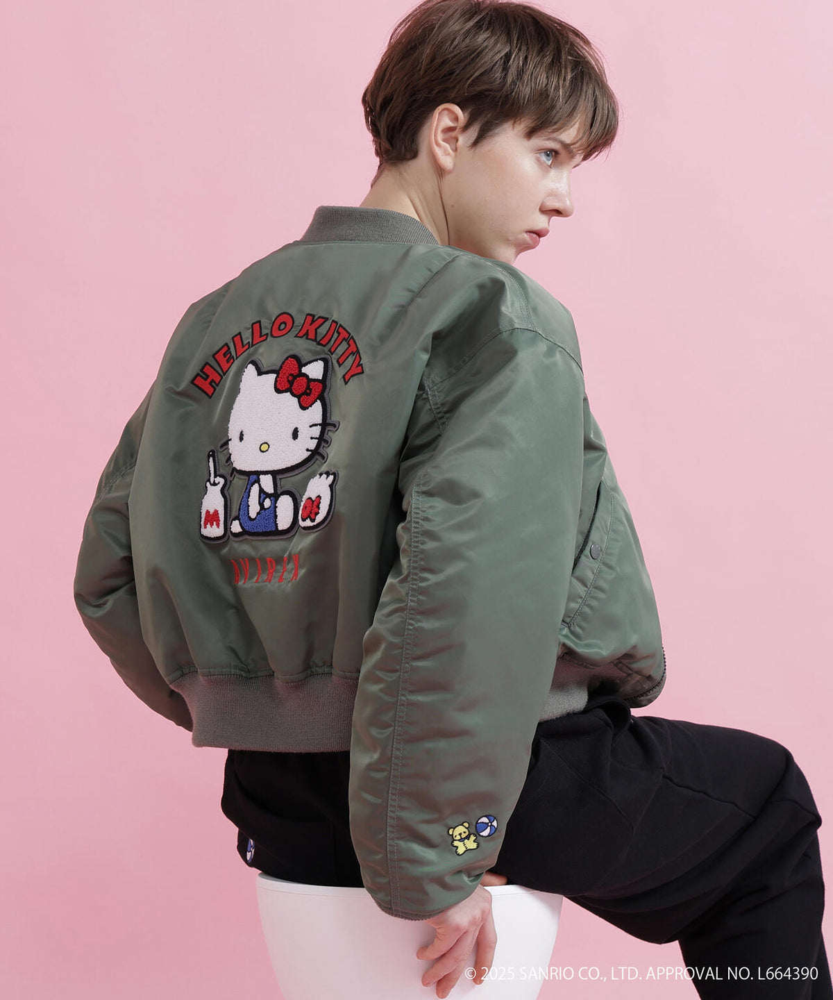 《AVIREX×HELLO KITTY》MA-1