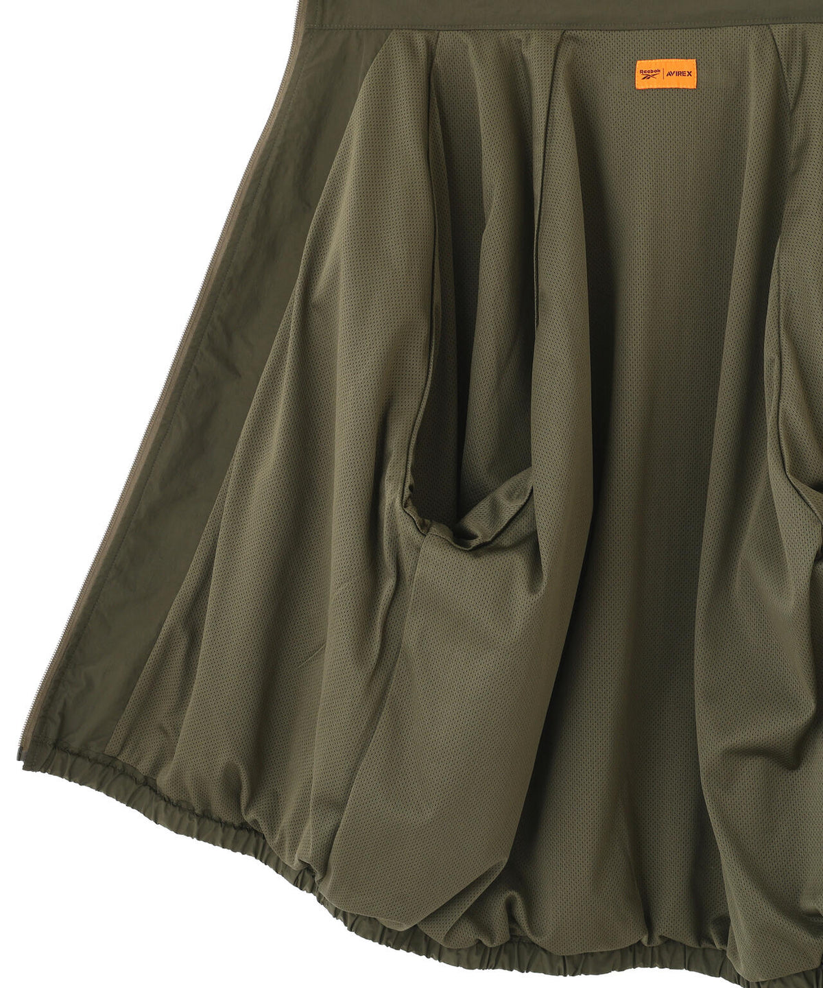 《AVIREX × Reebok》TRAINING JACKET ”MODERN SAGE COLLECTION”