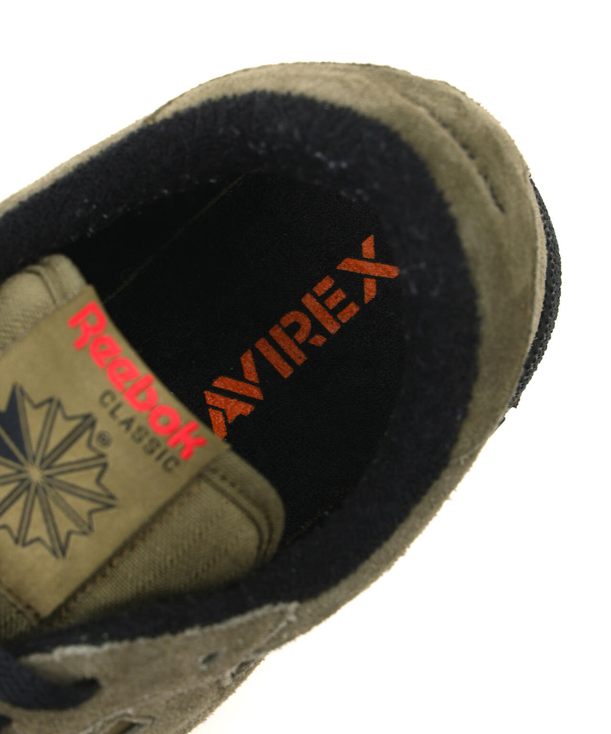 《AVIREX × Reebok》CLUB C ”MODERN SAGE COLLECTION”