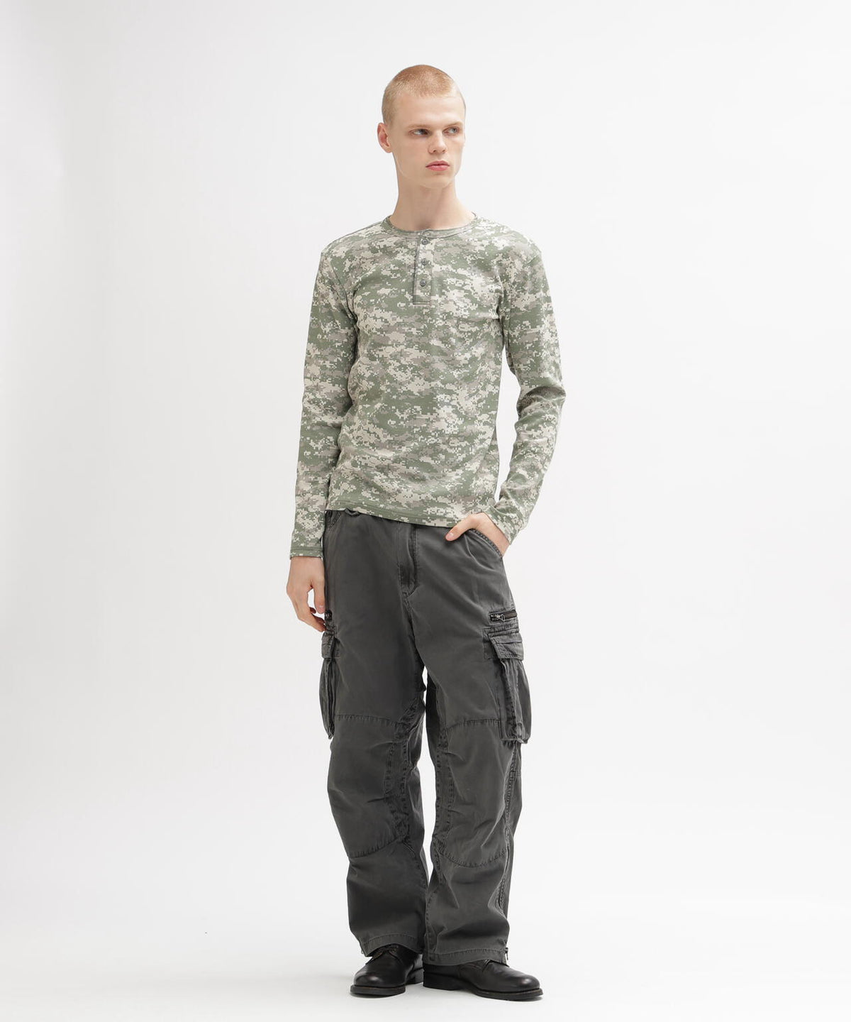 PIGMENT TAPING CARGO PANTS