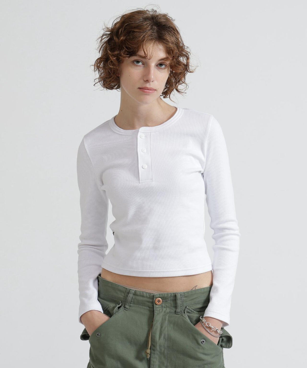 《DAILY/デイリー/WOMAN》L/S HENLEY NECK T-SHIRT