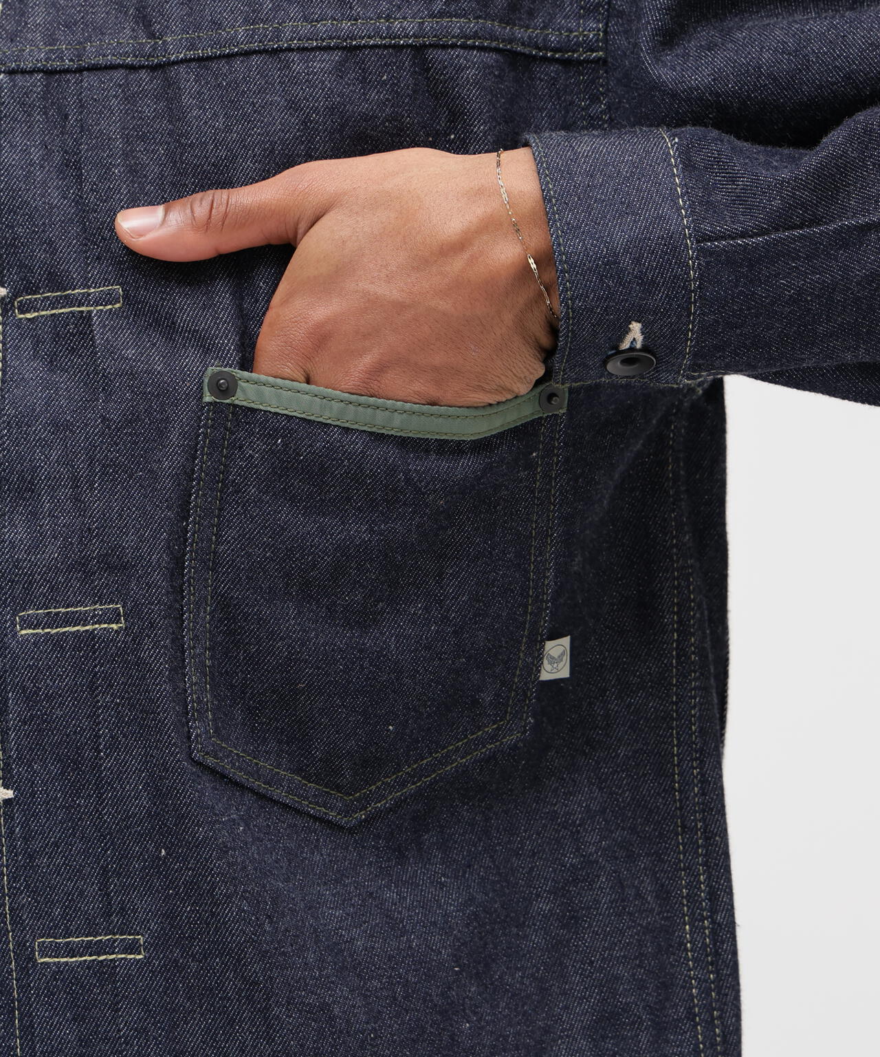 H:178cm C:90cm W:68cm H:94cm 着用サイズ:44