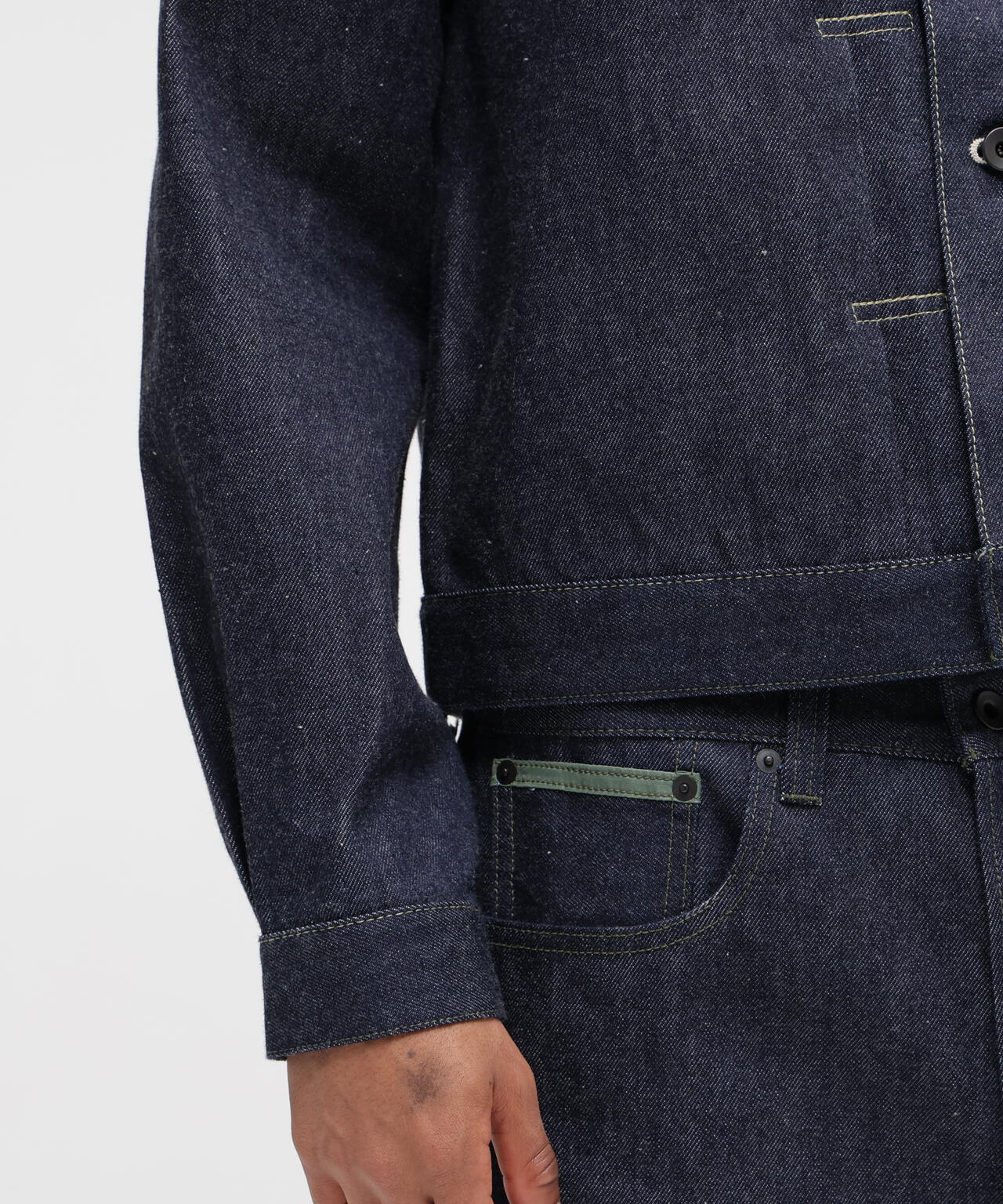 H:178cm C:90cm W:68cm H:94cm 着用サイズ:44