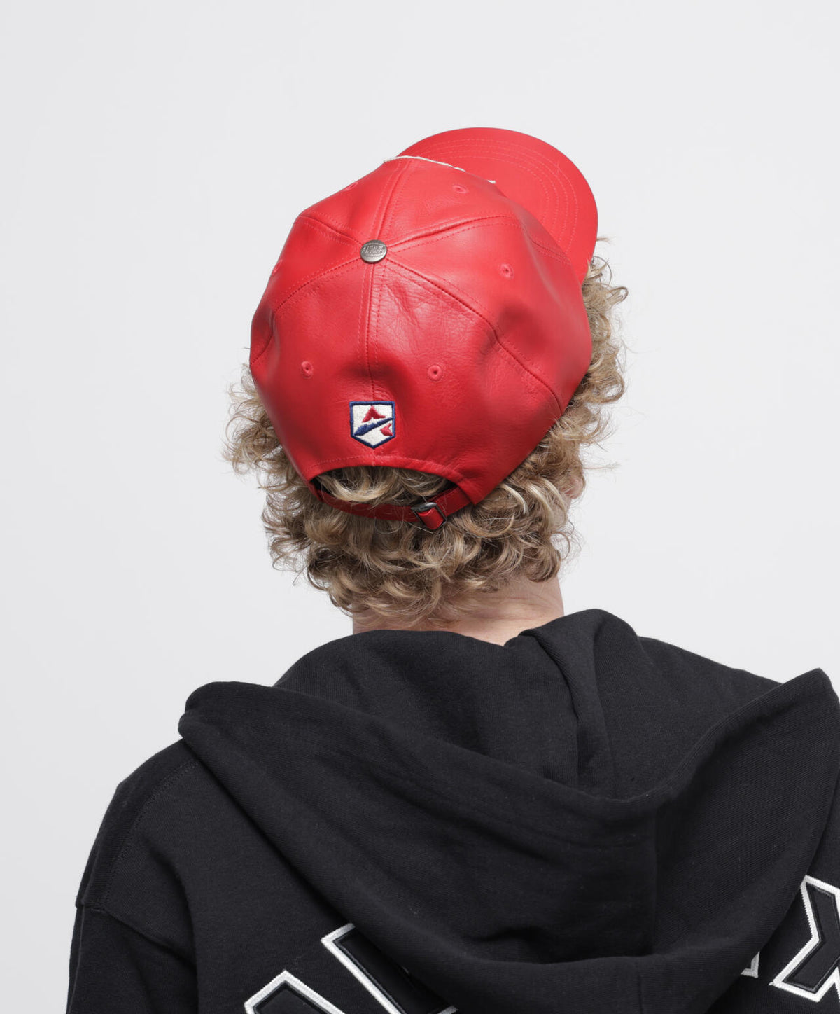 VARSITY LEATHER CAP ”SIGNATURE LOGO”