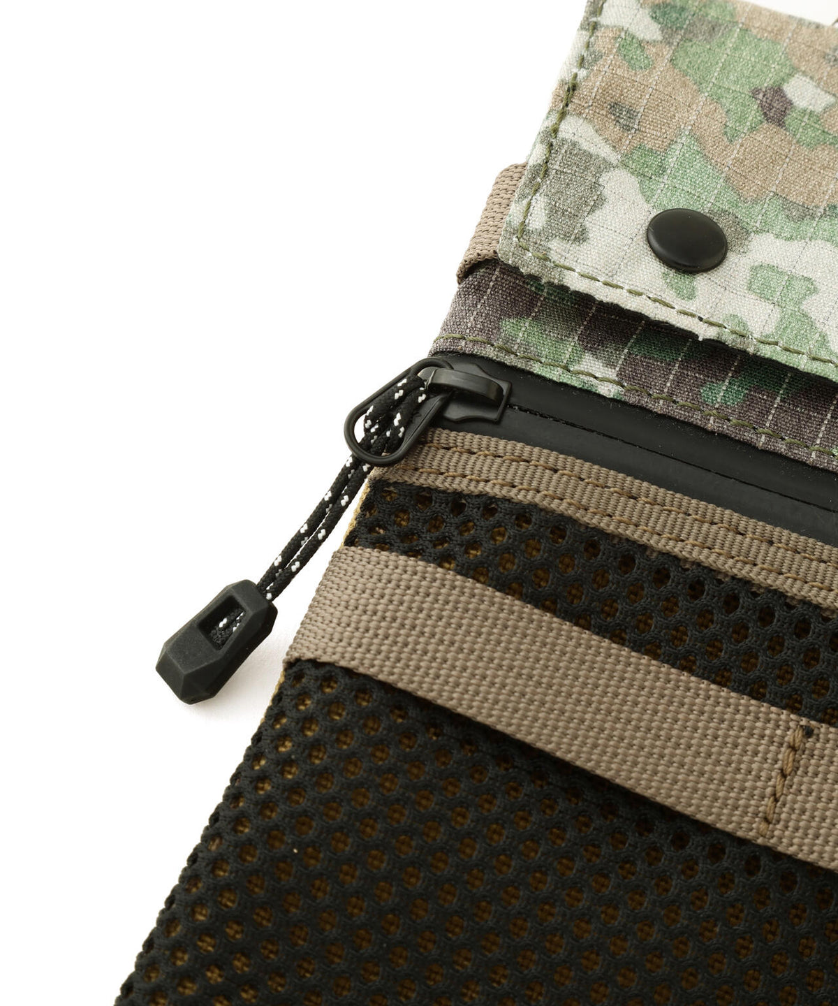 《直営店限定》REFLECT RIP VERTICAL POCHETTE