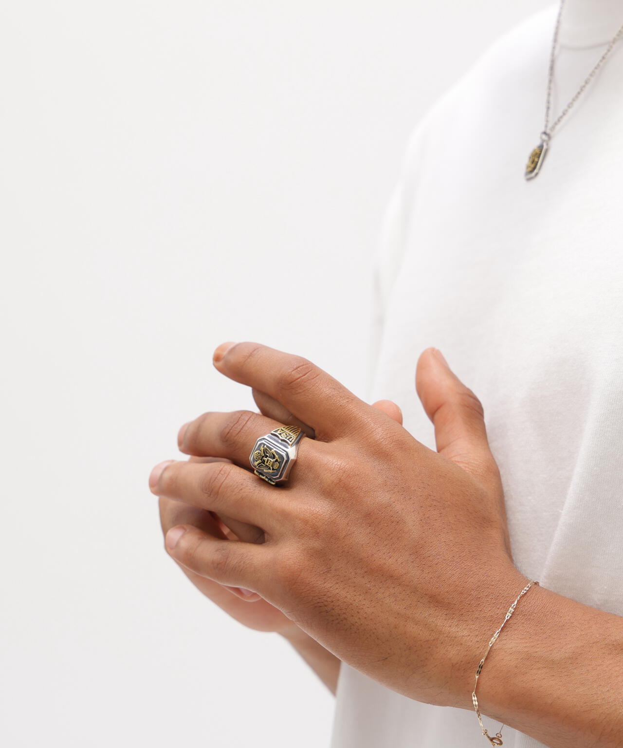 《AVIREX by J.H.M CO.,LTD.》MATERIAL COMBI SIGNET RING ”USAF”