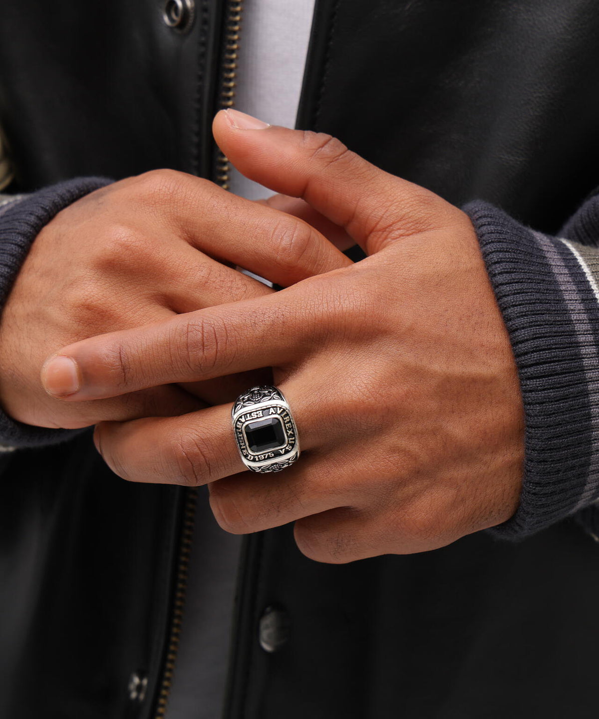 《AVIREX by J.H.M CO.,LTD.》STERLING SILVER COLLEGE RING ONYX ”USAF”