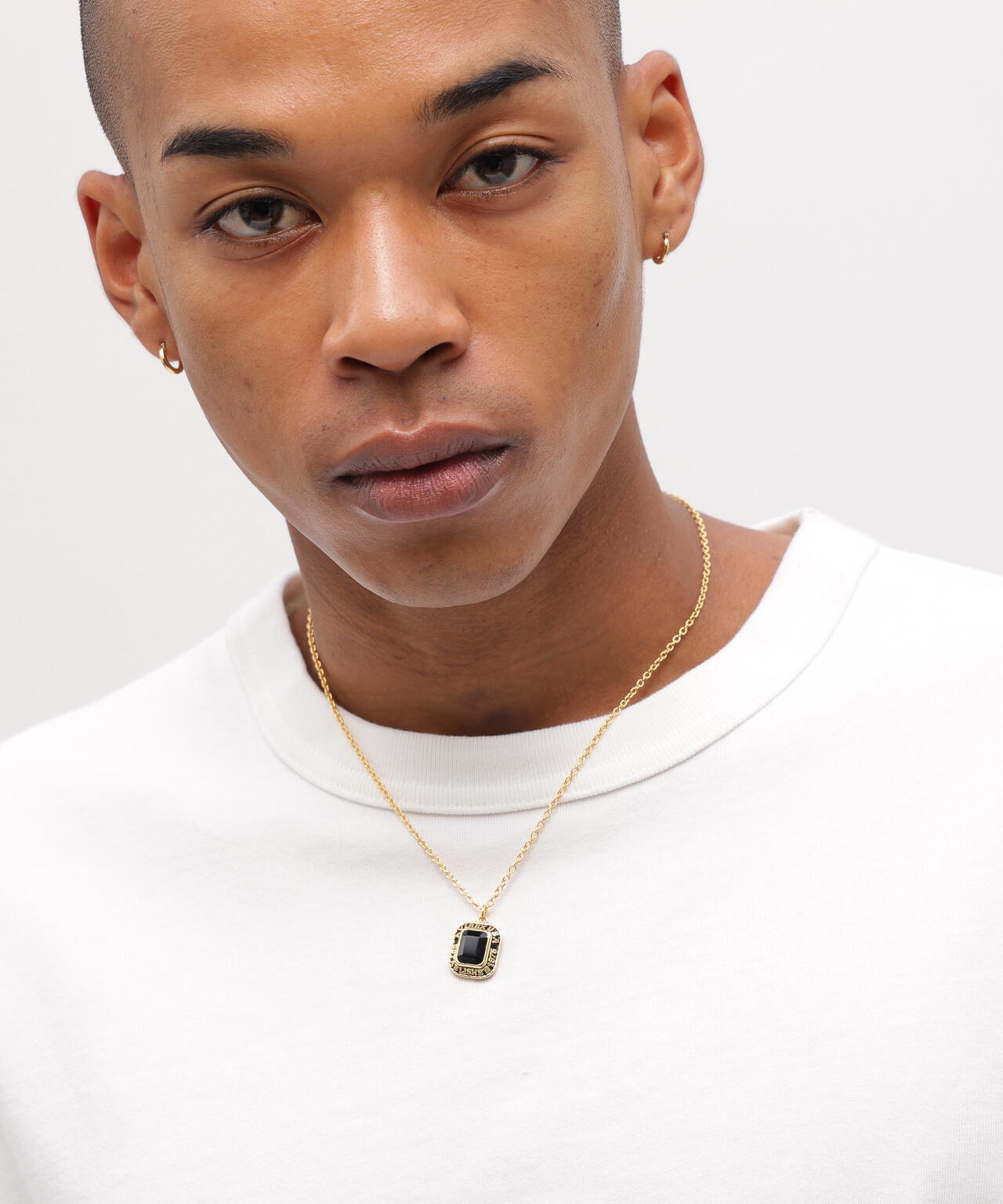 《AVIREX by J.H.M CO.,LTD.》BLASS COLLEGE NECKLACE WITH ONYX ”USN”