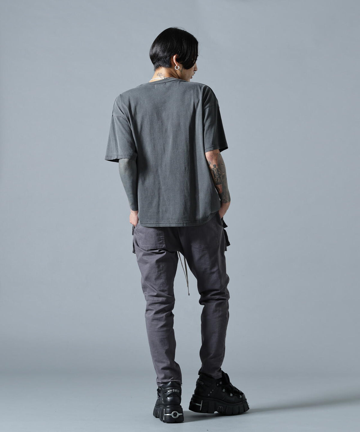 180cm B:87 W:66 H:84 着用サイズ:L