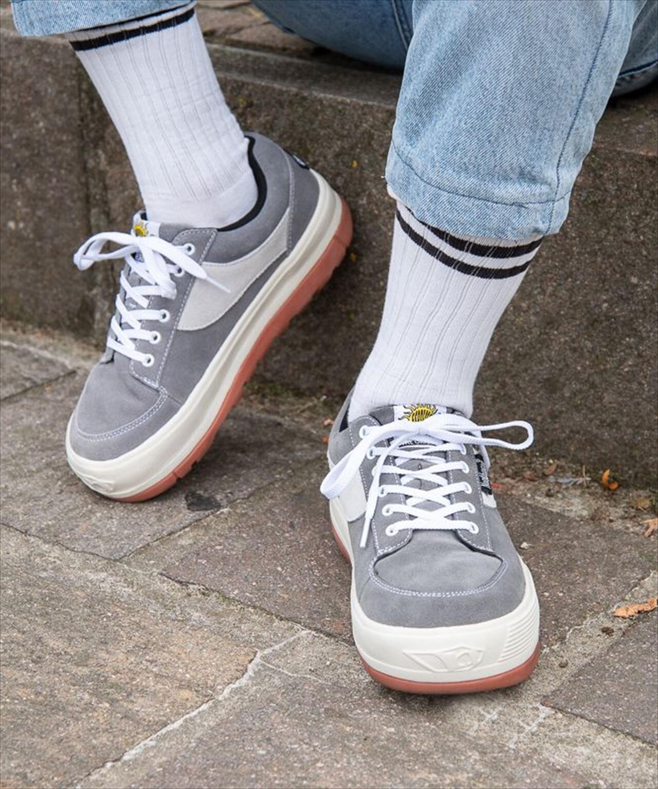 ffb7e52e-7bfb-525f-a3e2-a2cb8a8259fd_Image