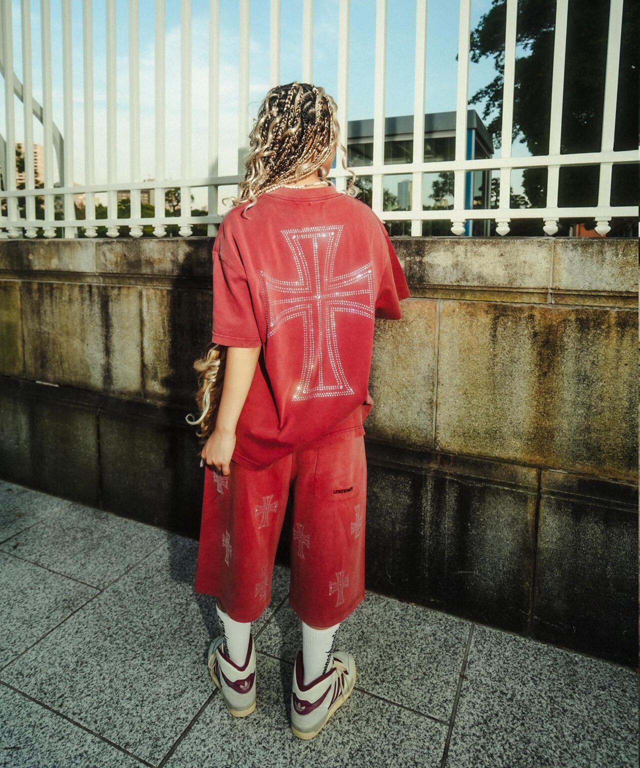 UNKNOWNLONDON/アンノウンロンドン/OUTLINE CROSS SWEAT SHORTS