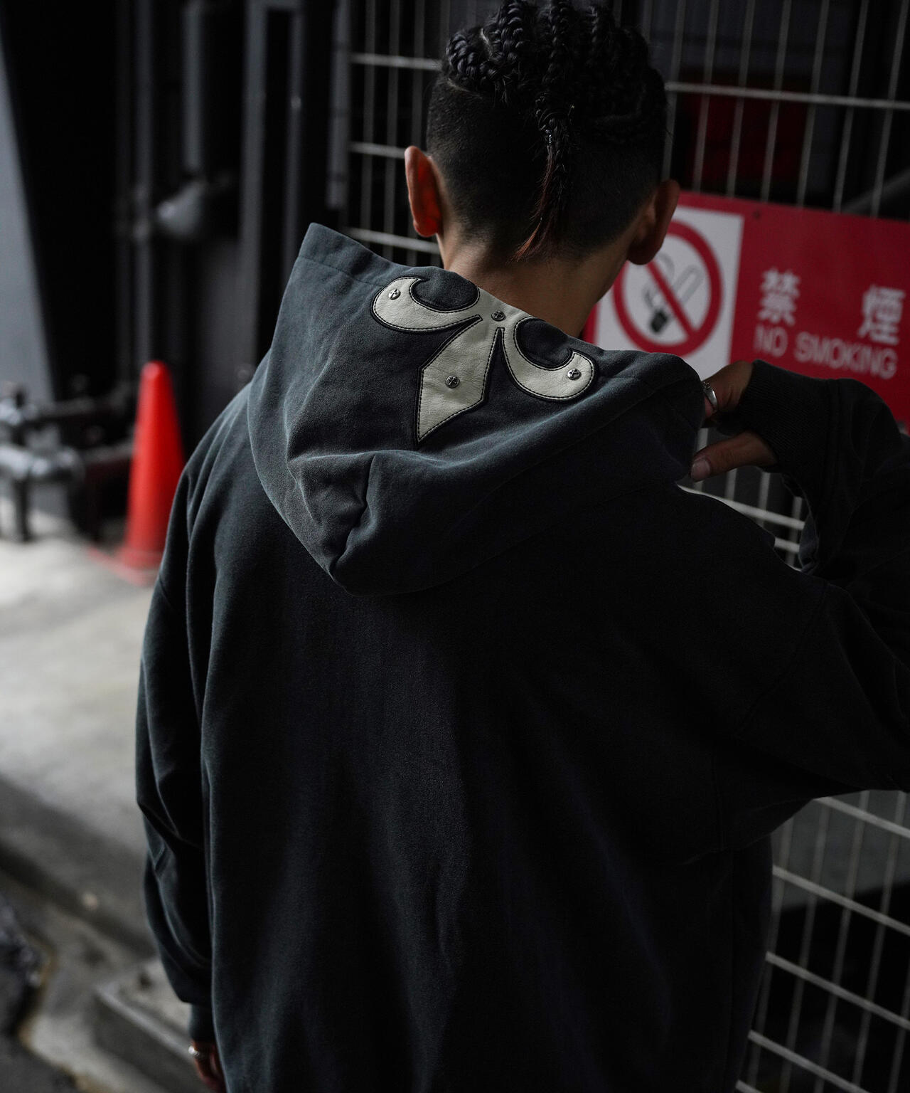 SUPPLIER/【LHP EXCLUSIVE】FLEUR LEATHER PATCH ZIP HOODIE