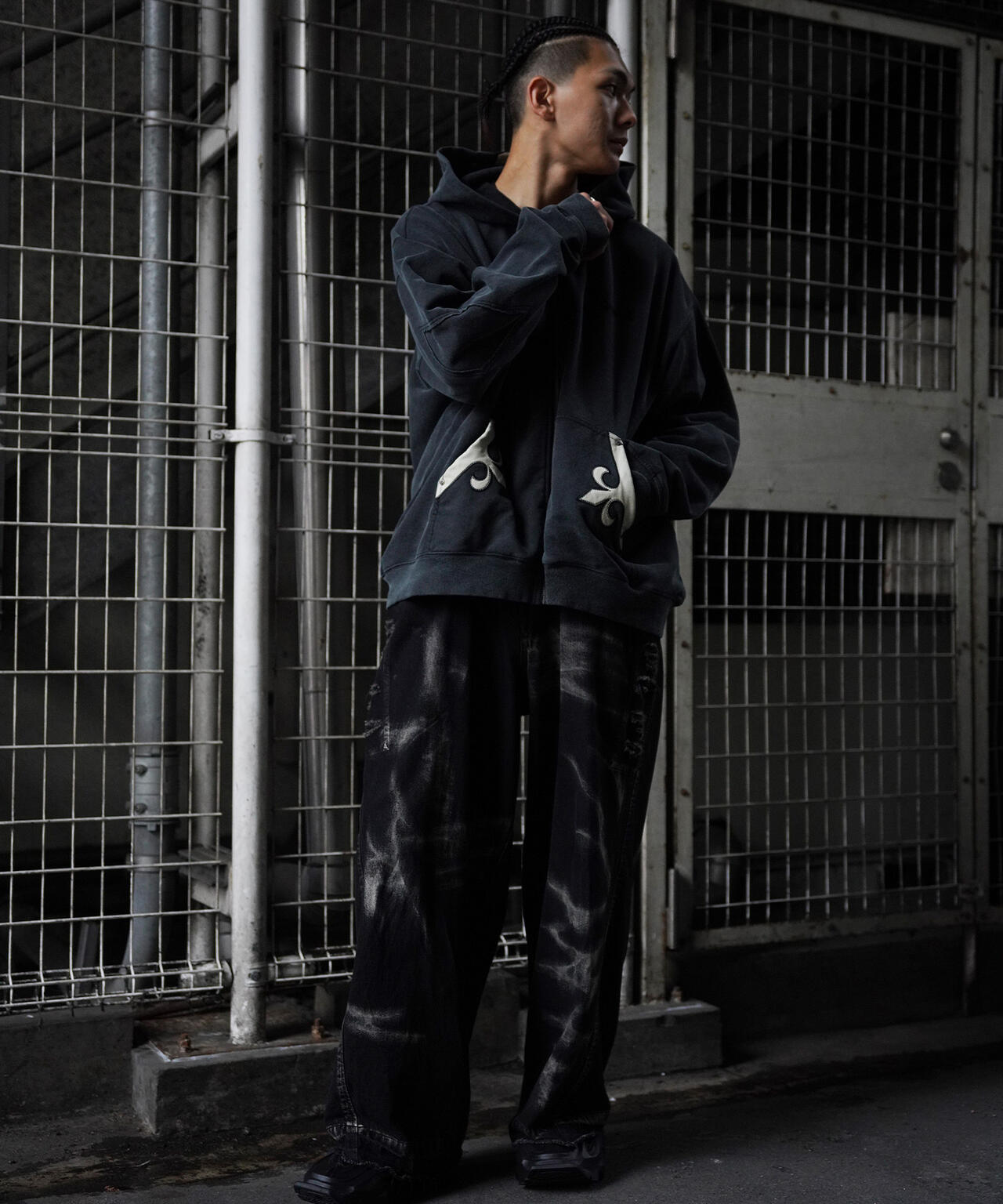 SUPPLIER/【LHP EXCLUSIVE】FLEUR LEATHER PATCH ZIP HOODIE