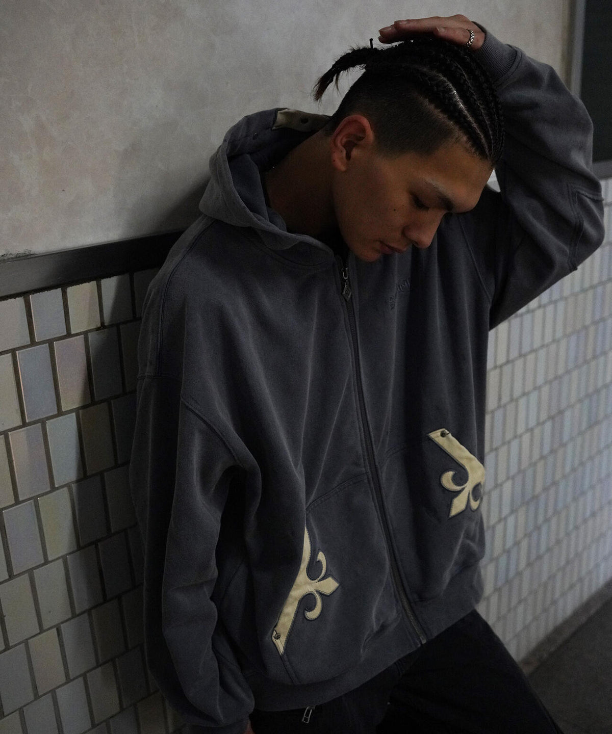 SUPPLIER/【LHP EXCLUSIVE】FLEUR LEATHER PATCH ZIP HOODIE