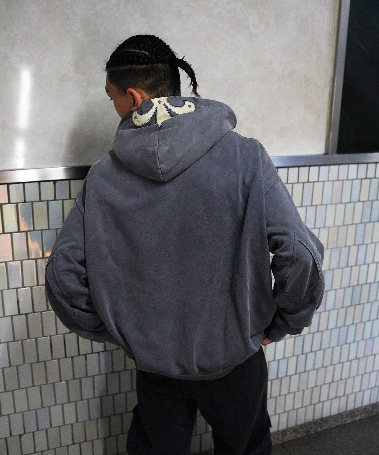 SUPPLIER/【LHP EXCLUSIVE】FLEUR LEATHER PATCH ZIP HOODIE