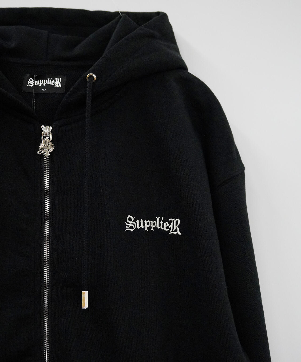 SUPPLIER【LHP WEB限定】CROSS ZIP HOODIE