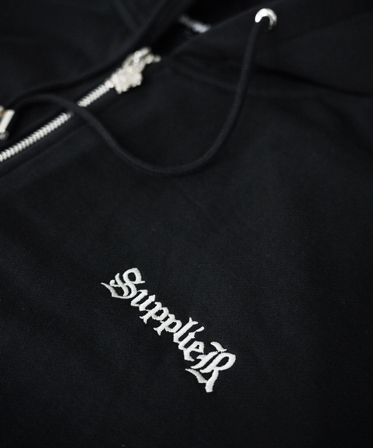 SUPPLIER【LHP WEB限定】CROSS ZIP HOODIE