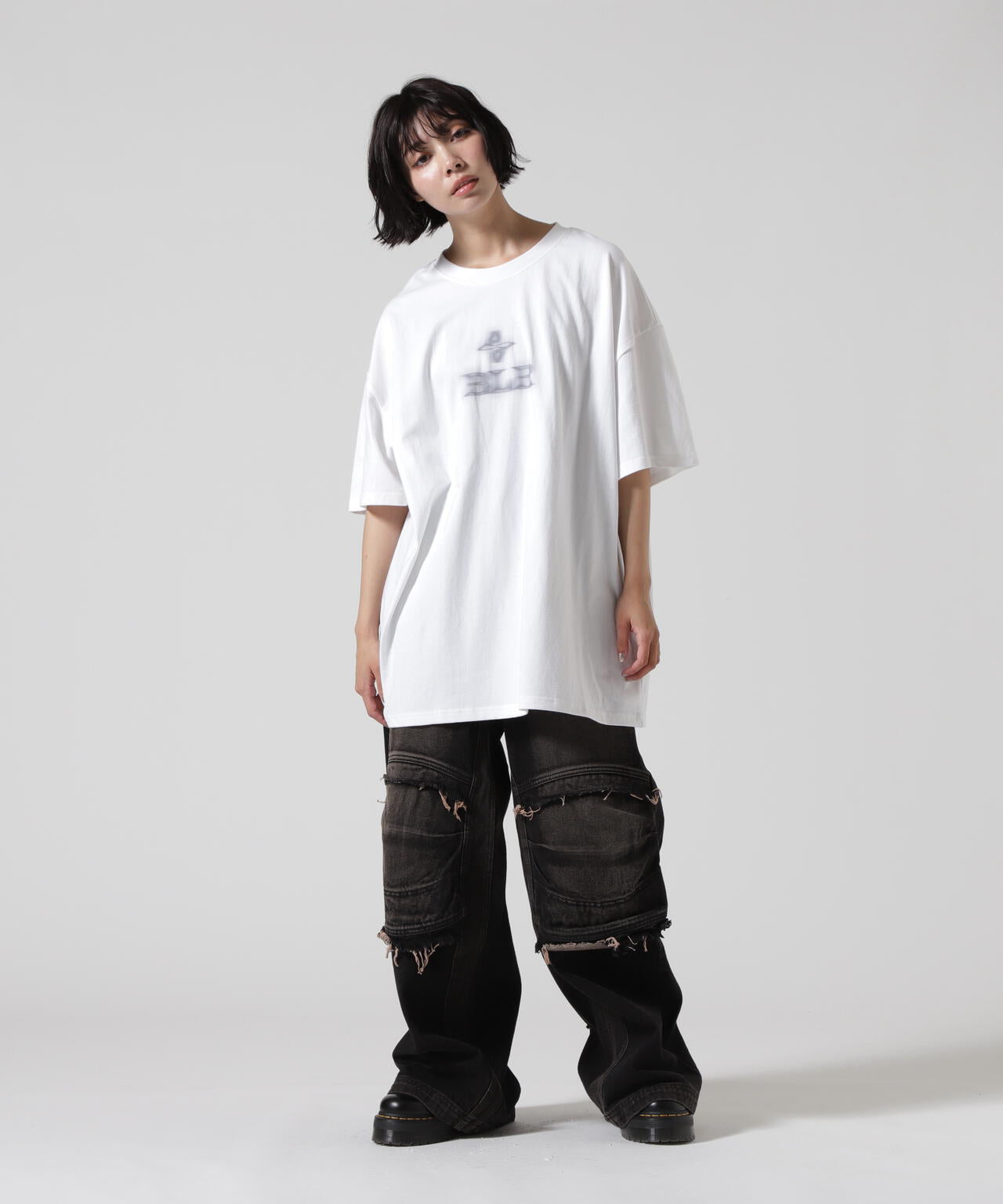 BLR/ビーエルアール/BLURRED LOGO PRINTED T-SHIRT