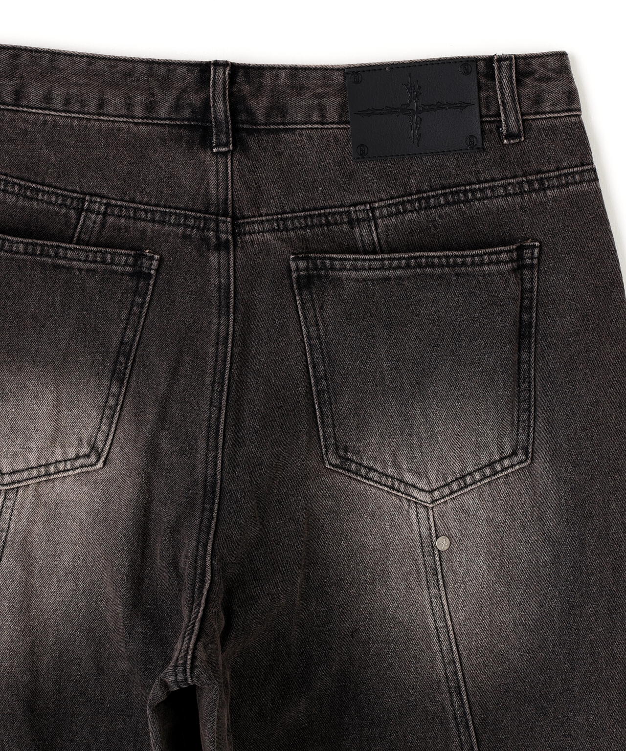 NOT4NERD/ノットフォーナード/STUD INCISION CURVED DENIM PANTS