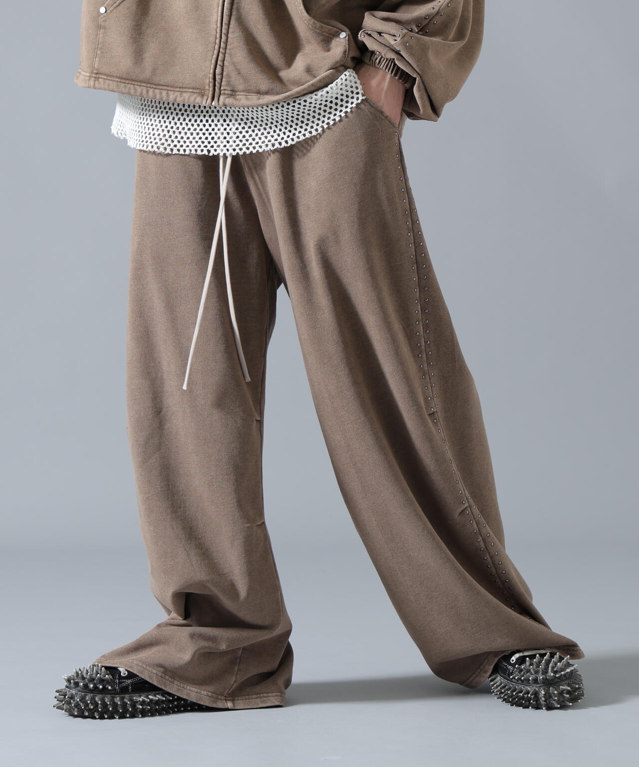 【WEB&DEPOT限定】DankeSchon/ダンケシェーン/STUDS SWEAT PANTS