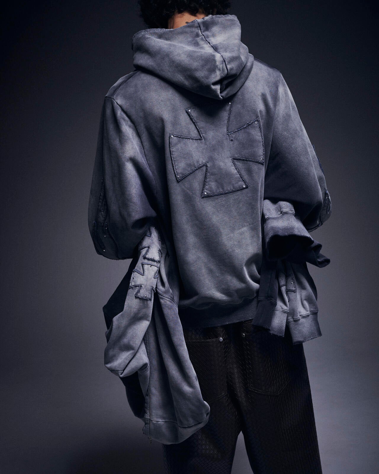 DankeSchon/ダンケシェーン/SPRAY PIGMENT SWEAT HOODIE IRON