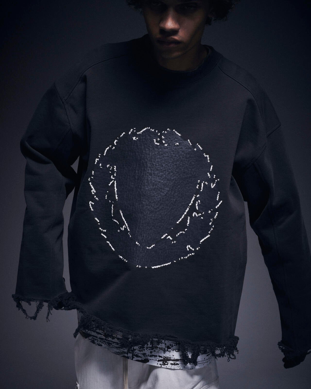 DankeSchon/ダンケシェーン/CUT FRINGE SWEAT CREWNECK EMBLEM