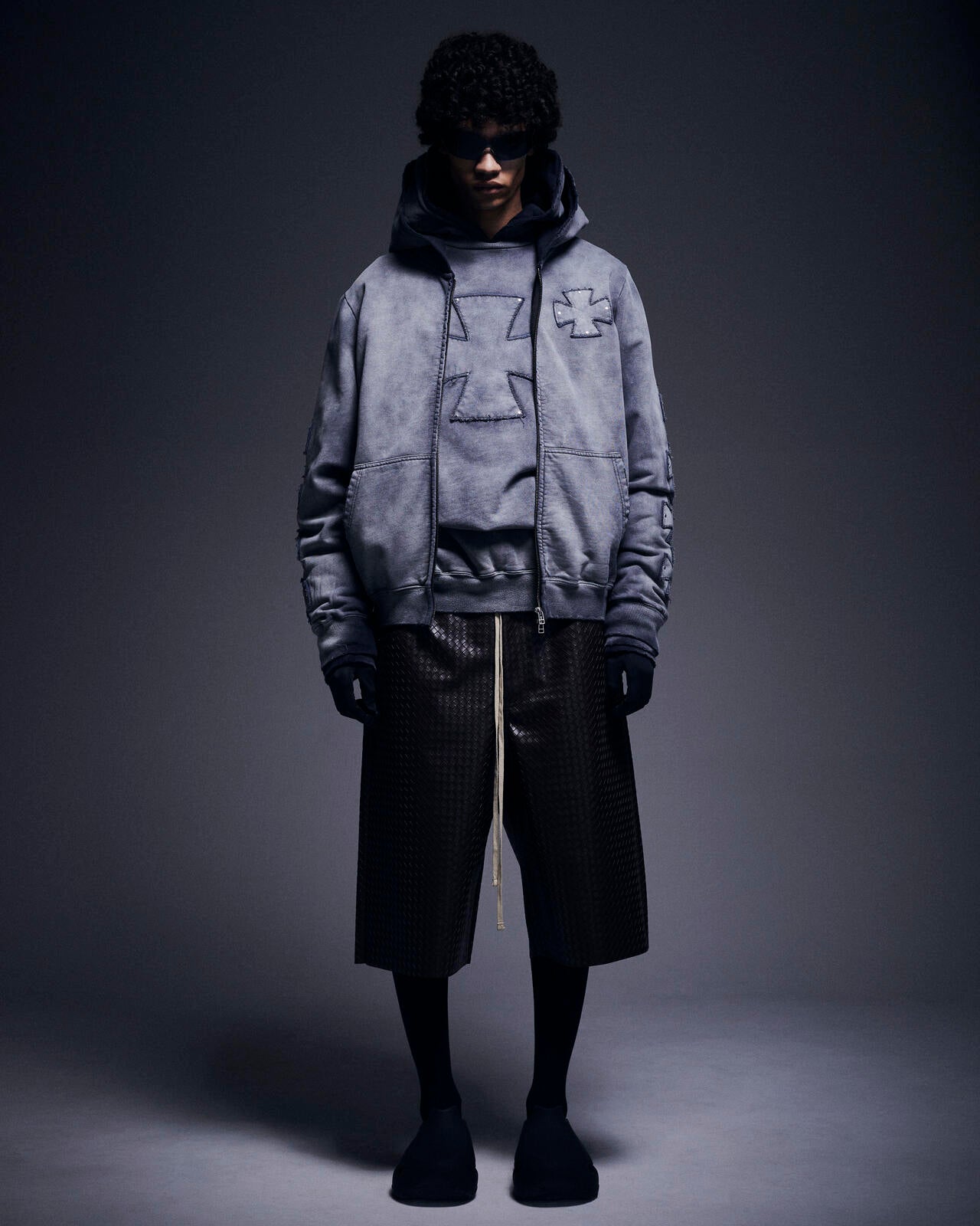 DankeSchon/ダンケシェーン/SPRAY PIGMENT SWEAT CREWNECK IRON
