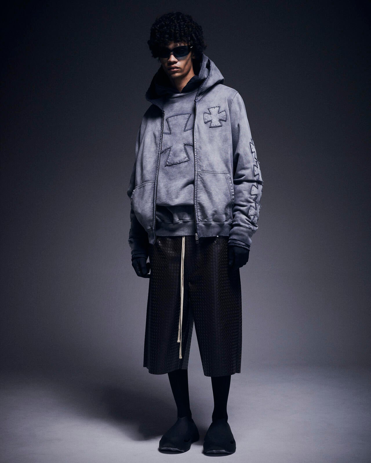 DankeSchon/ダンケシェーン/SPRAY PIGMENT SWEAT CREWNECK IRON