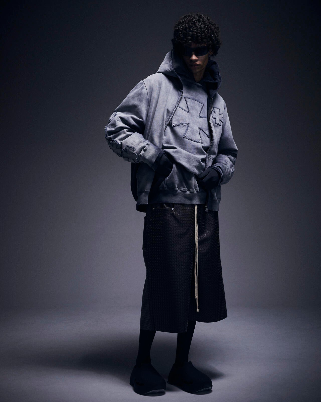 DankeSchon/ダンケシェーン/SPRAY PIGMENT SWEAT CREWNECK IRON