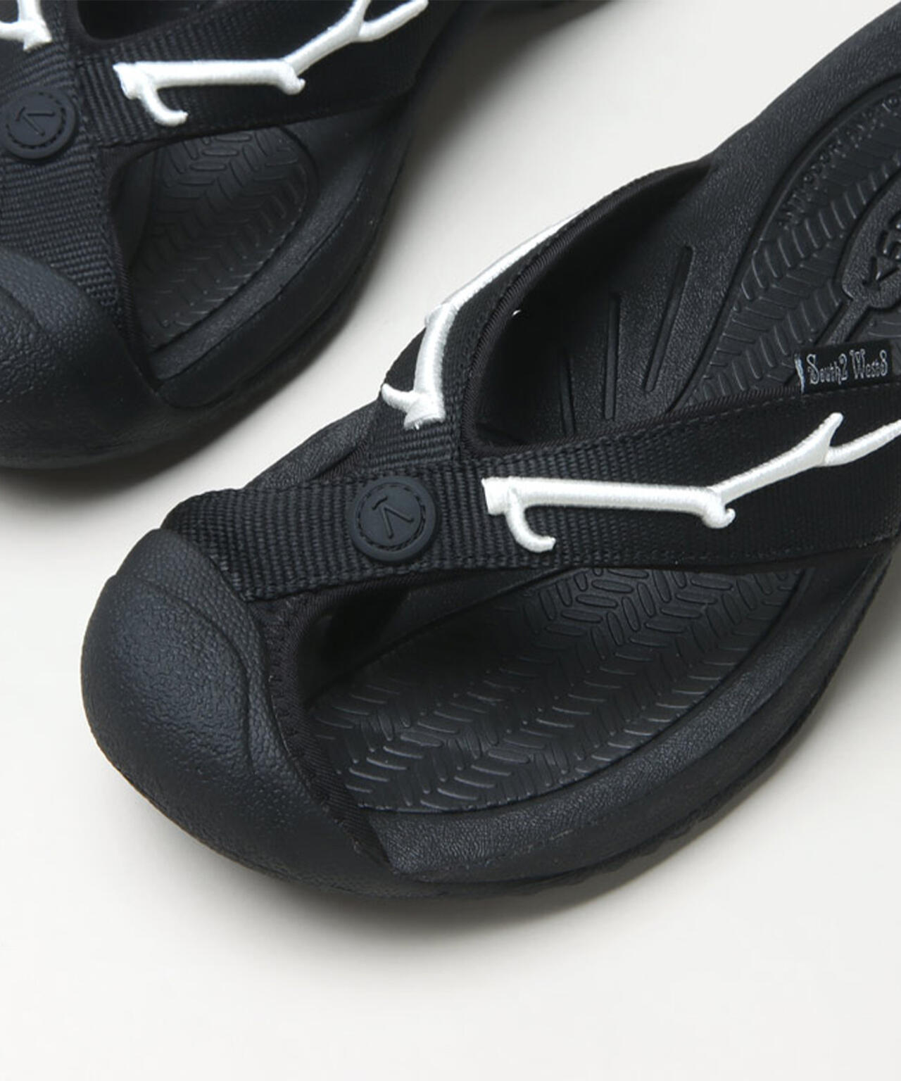 South2 West8×KEEN/サウスツーウェストエイト×キーン/WAIMEA H2 - Deer Horn Emb.