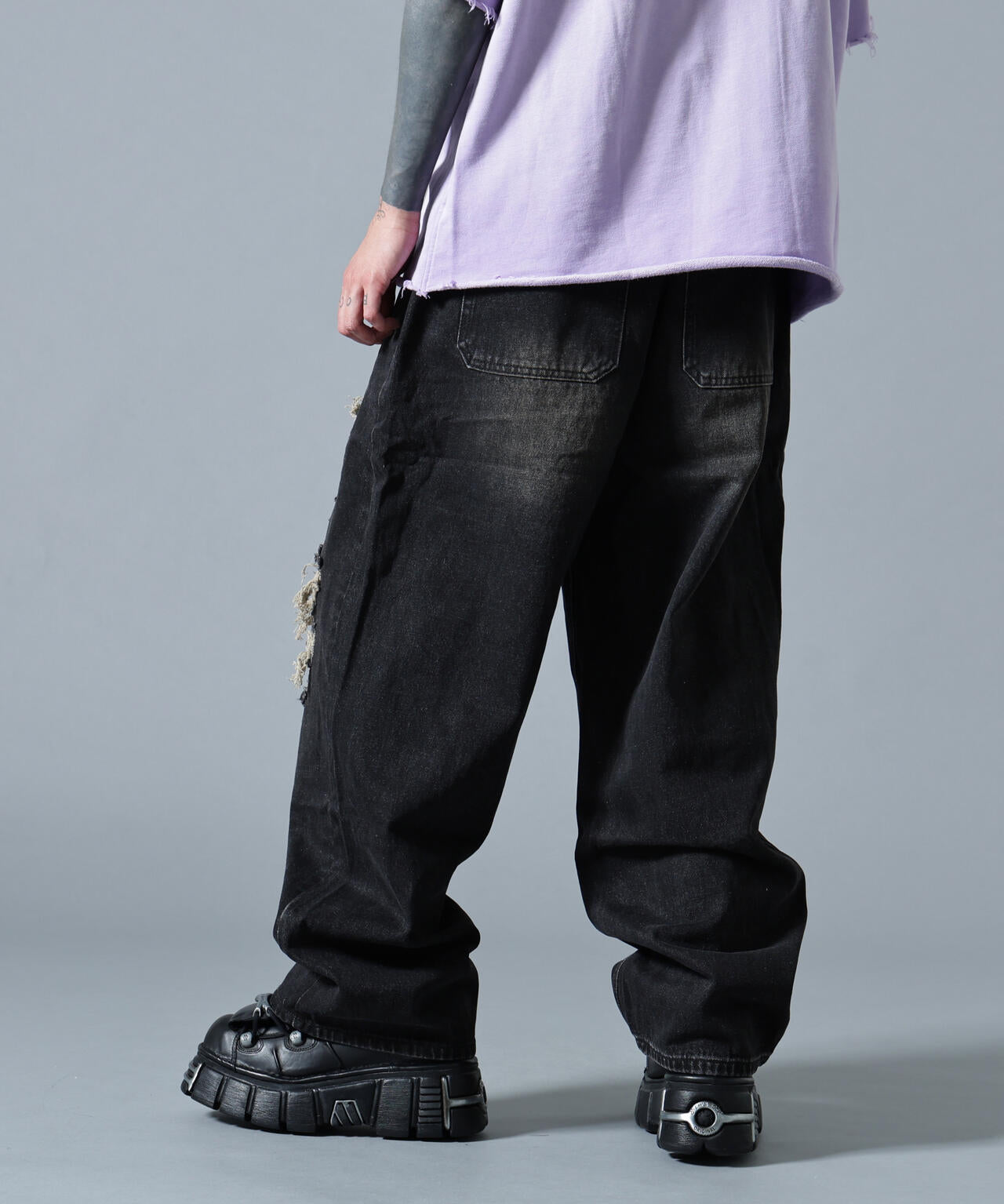 180cm B:87 W:66 H:84 着用サイズ:L